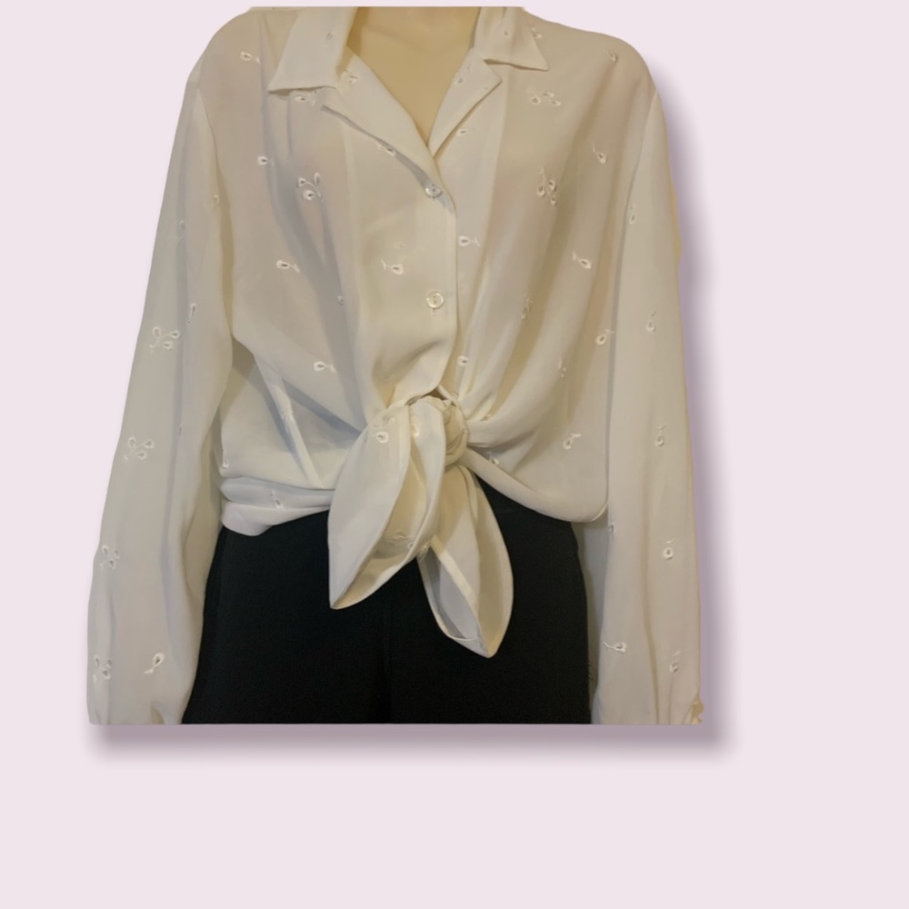Liz Claiborne Coastal Grandma, button up eyelet Size 12, color Off white